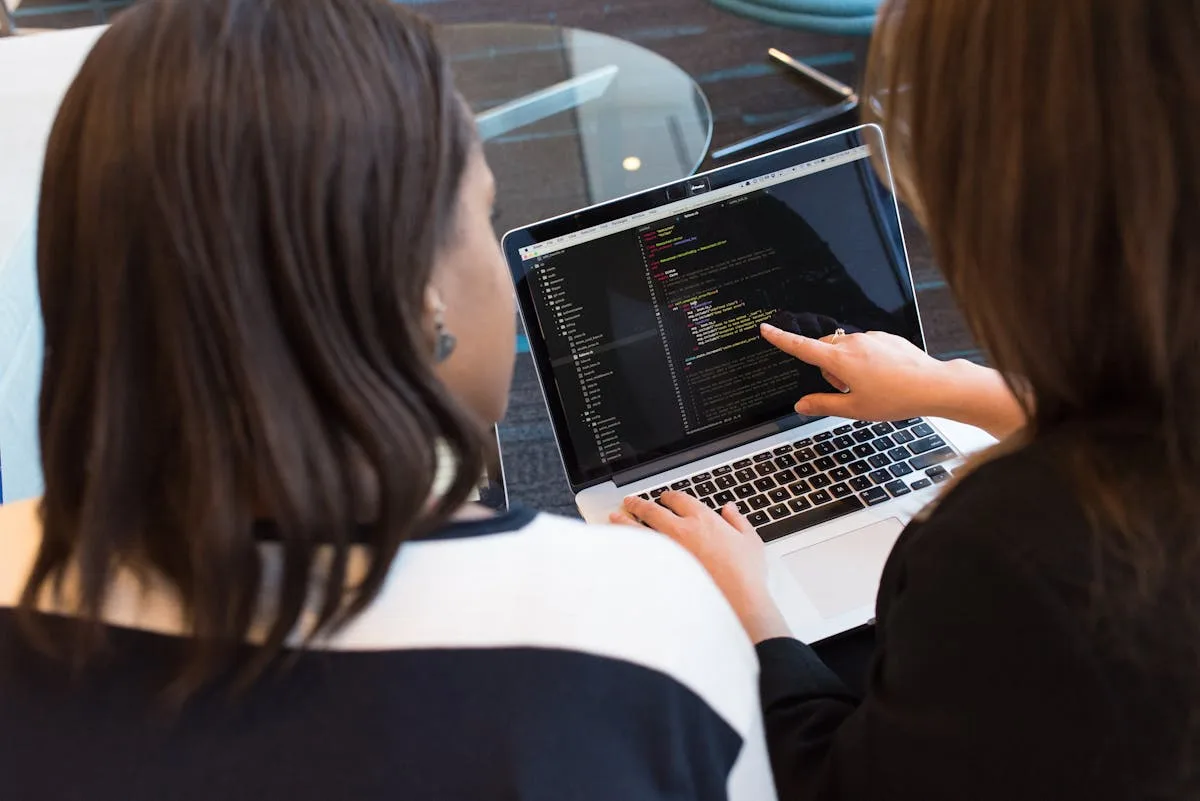 Developer customizing a Tailwind template in VS Code with live preview browser